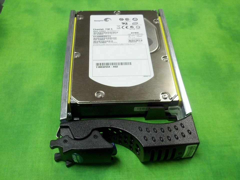 EMC 300GB 15K FC Hard Drive Model 101 000 051 ST3300655FCV