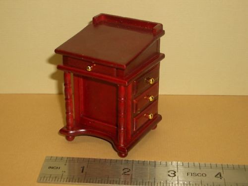 12th Mahogany Davenport/Desk w/drawers Dolls House