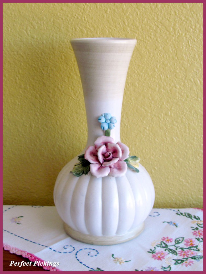 Vintage   Beautiful Capodimonte Italian Flower Vase   Capo Di Monte 