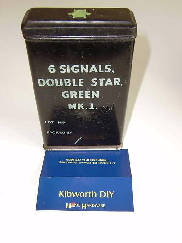 FLARE TIN BOX . GREEN 1945 ARMY SIGNALS WW2 .MILITARY