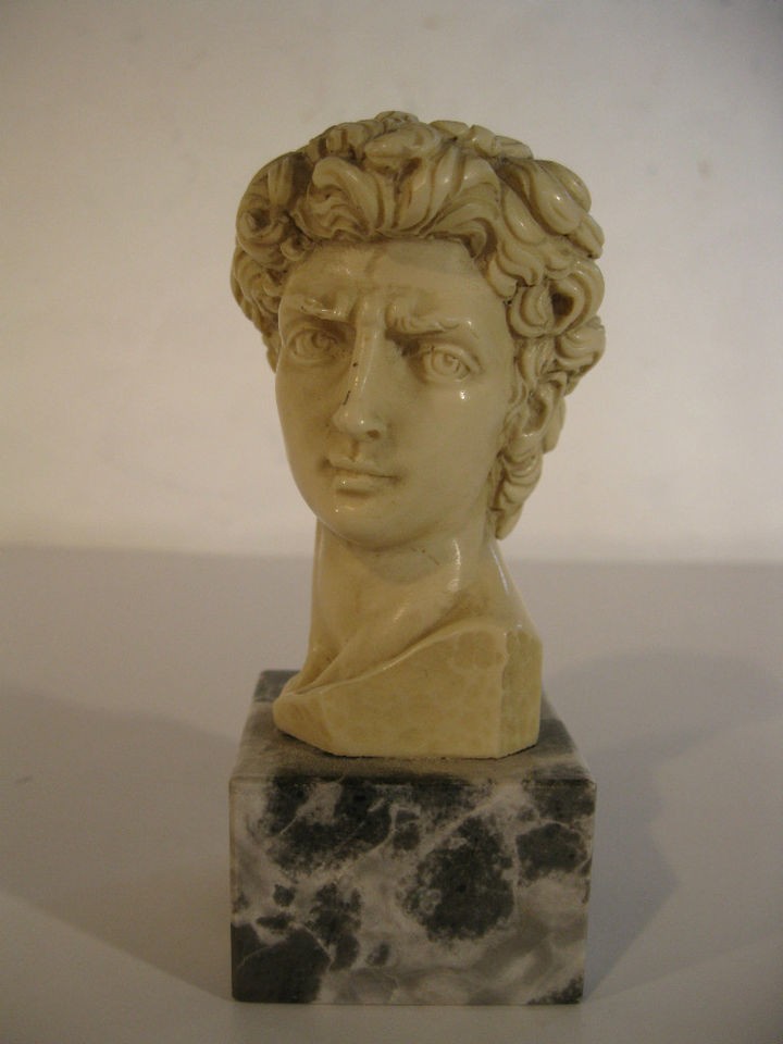 VINTAGE RESIN SCULPTURE OF DAVID BY G.RUGGERI ,MADE IN ITALY