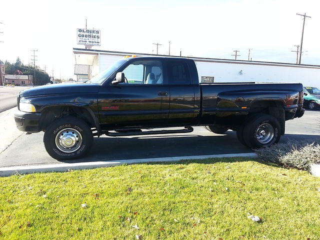 Dodge  Ram 3500 DUALLY NICE 1998 DODGE RAM 3500 QUAD CAB 4X4 24 VALVE 