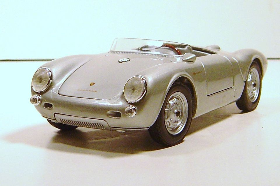 18 PORSCHE 550 A SPYDER DIE CAST SILVER