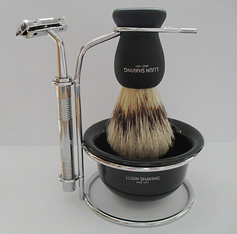 LIJUN SHAVING   At $20.99 this shaving set was a steal   4 Piece 