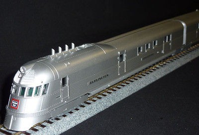 ZEPHYR BURLINGTONS STREAMLINE TRAIN by Con Cor, HO