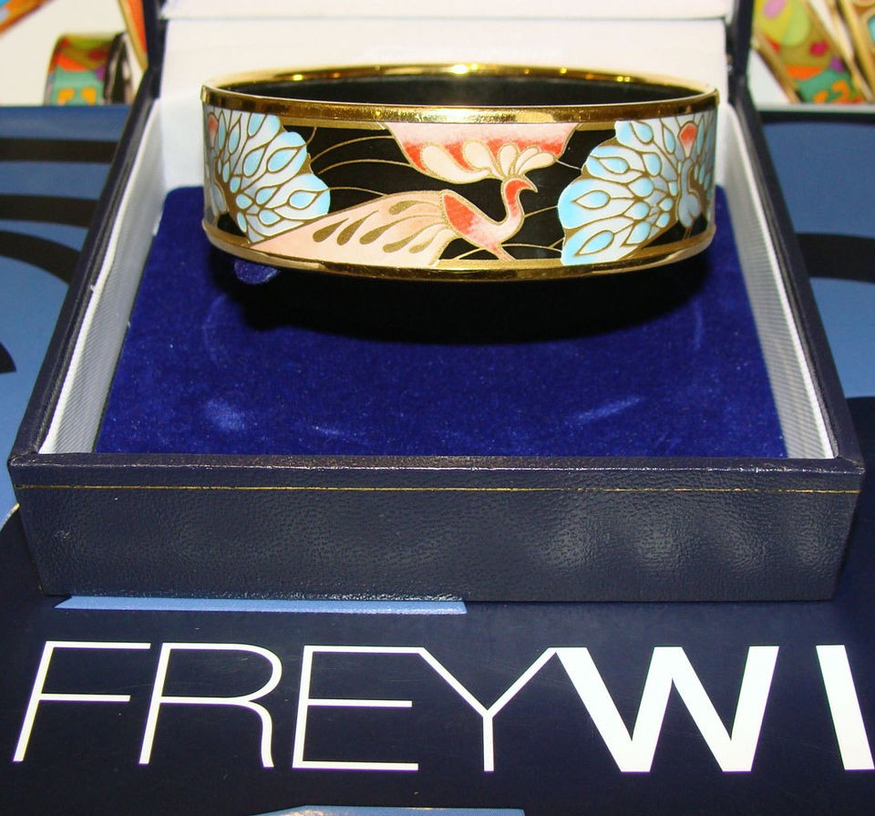 FREY WILLE TEAM ENAMEL BANGLE BRACELET YELLOW GOLD Tropic Peacock