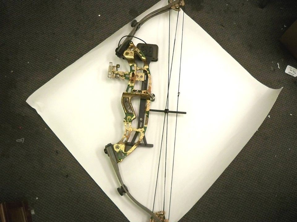 HOYT ALPHATECH CARBONITE COMPOUND BOW RIGHT HANDED