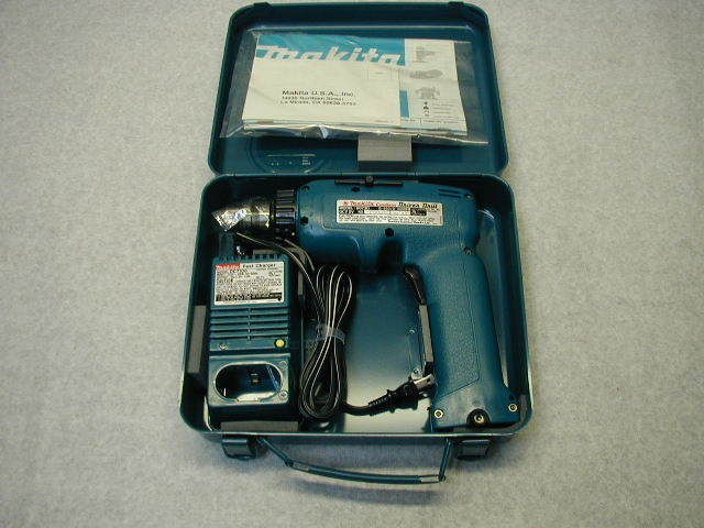 Makita DF010DSE 7.2V Li Ion 1/4 Hex Cordless Drill/Driver