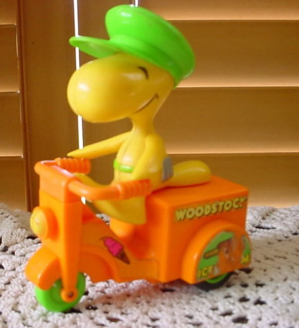 1972 Vintage WOODSTOCK Peanuts TOY IceCream Bike SNOOPY