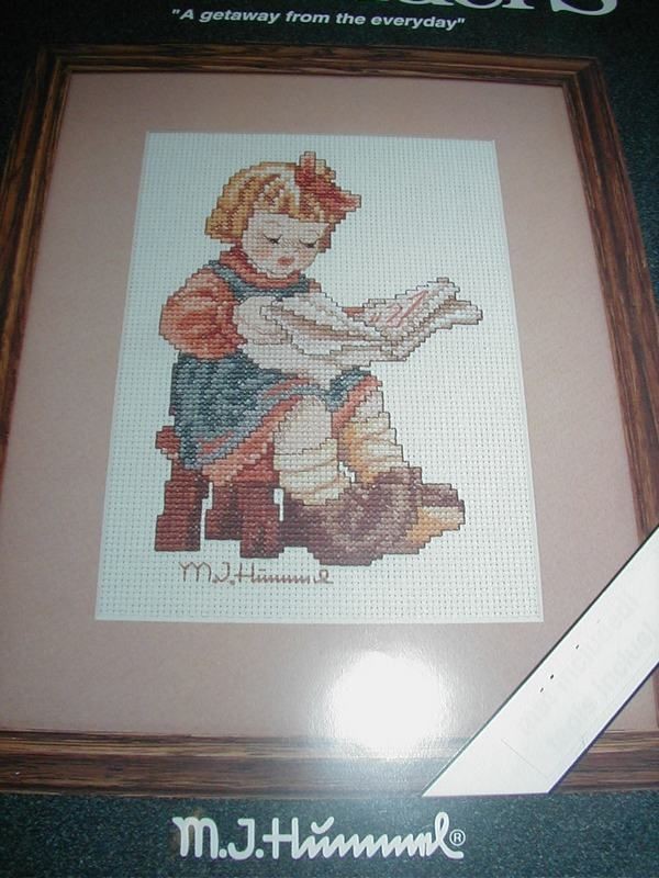 Weekenders WHATS NEW HUMMEL Counted Cross Stitch Kit   NEW