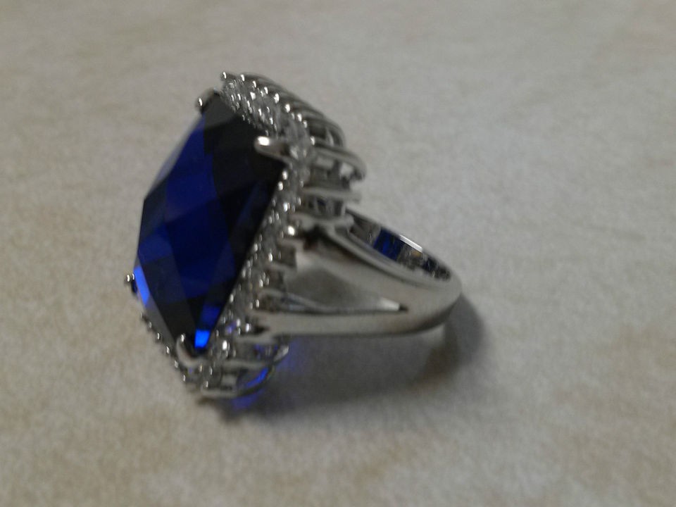   CZ CUBIC ZIRCONIA RECTANGULAR CREATED SAPPHIRE RING SIZE 7