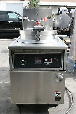 BKI 75 lbs. ELECTRIC PRESSURE FRYER # FKM F + FRY BASKET + FILTER