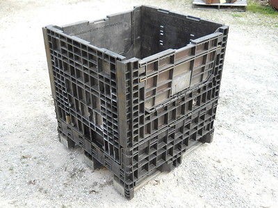 COLLAPSIBLE PLASTIC CRATE 30 x 32 x 34 H shipping feed parts 