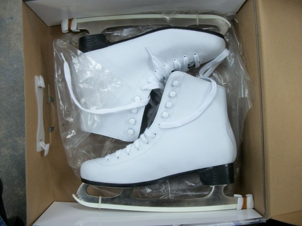 NEW DBX 1100 Series Womens Figure Skates Size 8 White