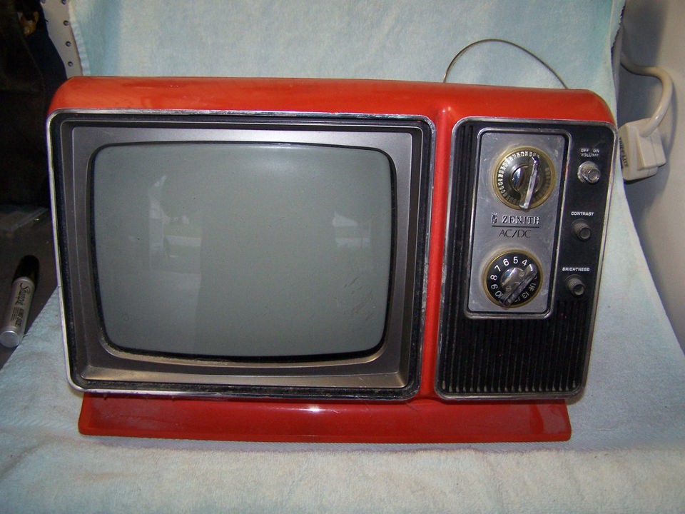 Space Age Red Orange Zenith K092V 9 Portable AC/DC TV WORKS