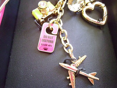 new in box juicy couture travel key chain gold ysru2237