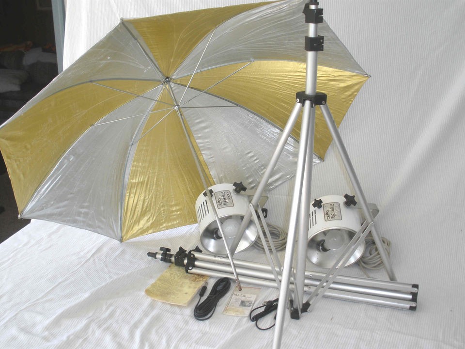 WHITE LIGHTNING 5000BCPS STUDIO FLASH + (2) LIGHT STANDS +UMBRELLA 