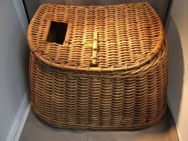 Large Basket 15 x 8 x 9 1/2 Vintage FISHING CREEL Great Condition 