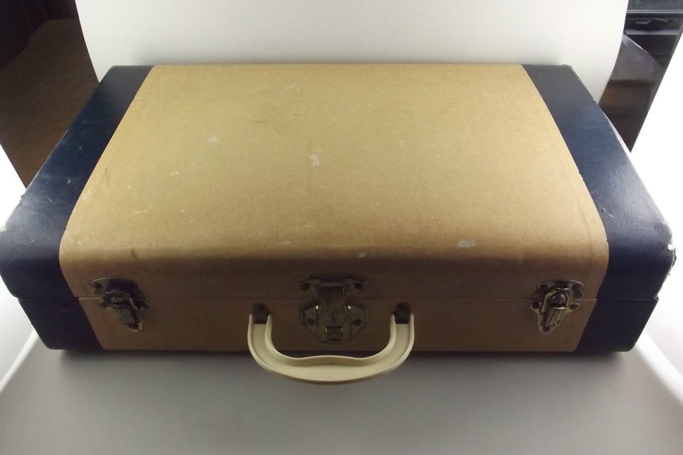 Vintage 1920s 1940s Luggage Suitcase Hard Side Valise Cream Plaid 