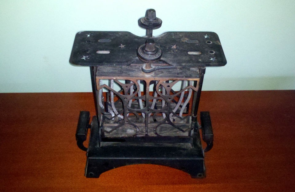 Antiques  Home & Hearth  Toasters