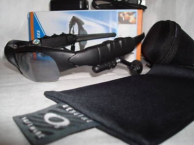 NEW 2 GB  PLAYER BLACK SUNGLASSES + FREE OAKLEY BAG