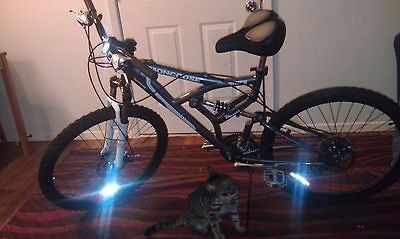   Teens/Mens 26 Wheels 28 speed mountain bicycle Grey/Silver Austin TX