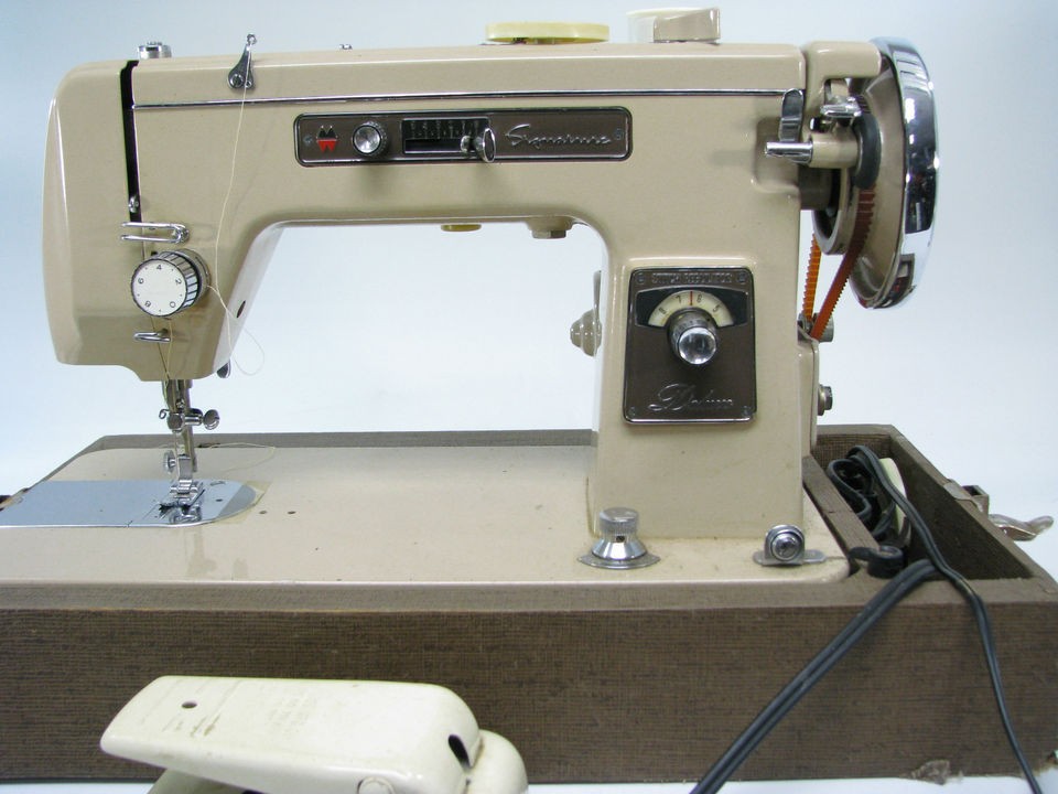 Montgomery Wards Signature Deluxe Sewing Machine Model URR I 15   PICK 