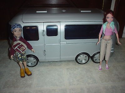 BRATZ DOLLS FLASHBACK FEVER PARTY BUS W/ BOY BRATZ DOLL & MY SCENE 