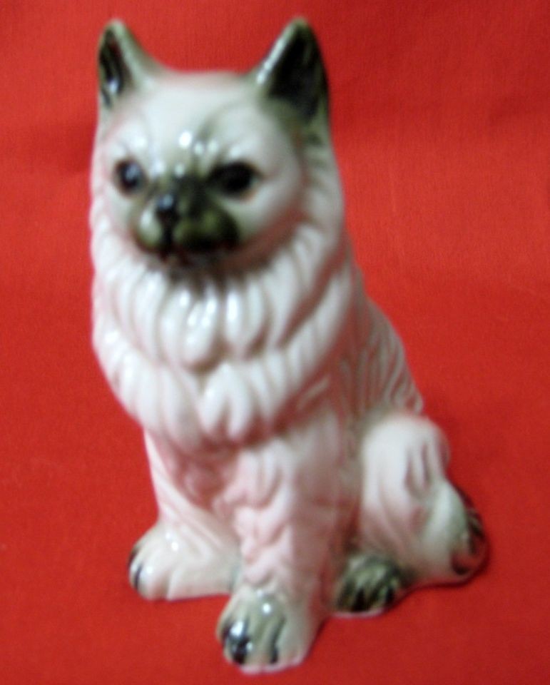 VINTAGE LEGO LOVELY BONE CHINA HIMALAYAN CAT FIGURINE