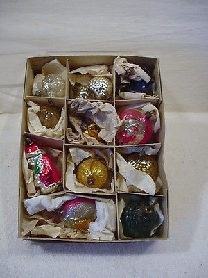   BOX LOT GLASS SANTAS GREEN GRAPE KUGEL HEART OLD ANTIQUE LOT