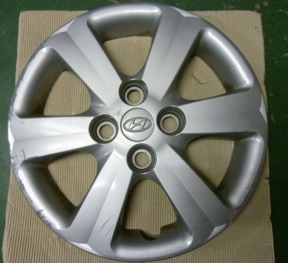 Hyundai ACCENT Hubcap   2006 2009 5 spoke / 4 lug Read Description OEM