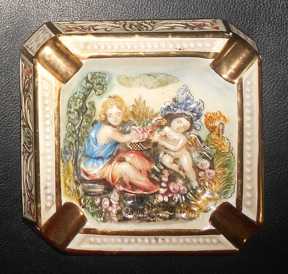 CERAMIC/PORCEL​AIN ITALY G.B.R. CAPODIMONTE ASHTRAY