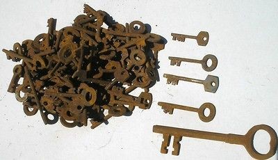 Lot 100 Antique Vintage Keys Circa 1800S Fr Ship