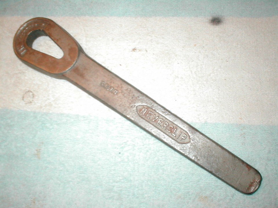 NEVERSLIP BOX ALLIGATOR WRENCH QUALITY VINTAGE USA TOOL