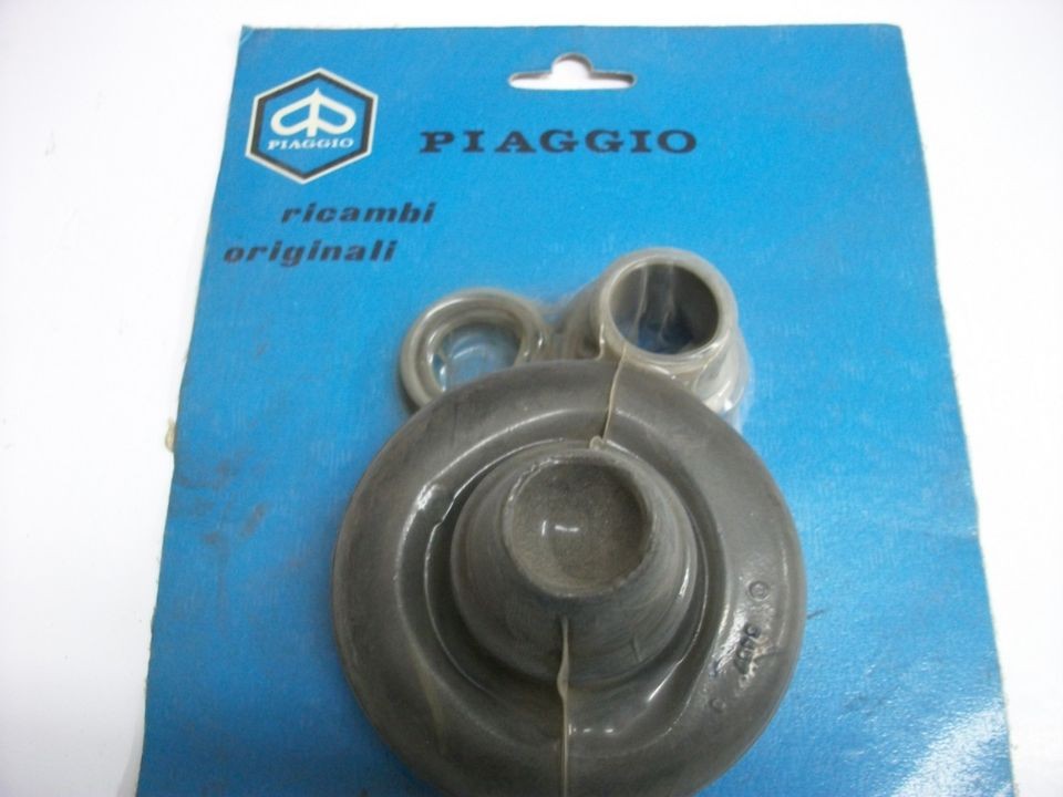 NEW GENUINE VINTAGE PIAGGIO APE REAR WHEEL SOCKET KIT