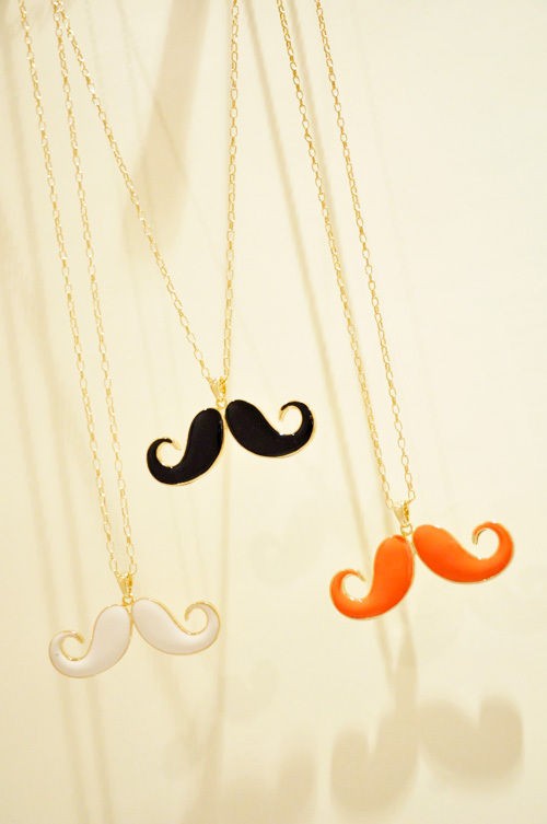   Lady Fashion Mustache Pendant Cheap Long Chain Necklace Jewelry