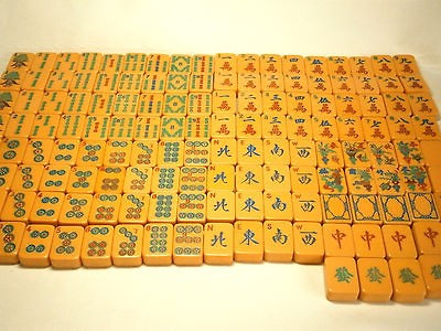 1930s BAKELITE MAH JONG SET   147 TILES   UNIFORM BACK COLOR   ALL 