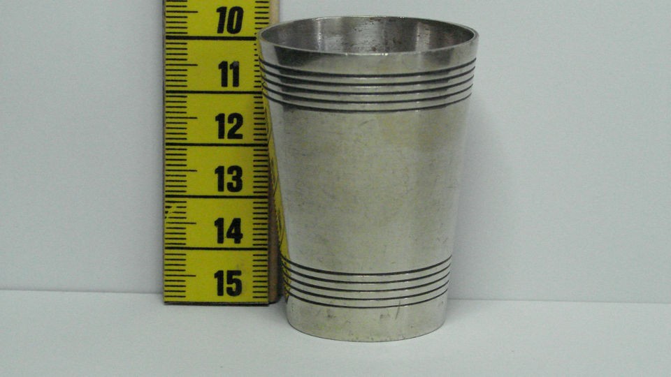 SHOT GLASS VINTAGE 3 1/2 GILL DRINKS MEASURE with marking on the 