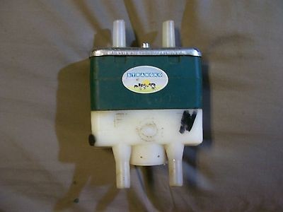 STRANGKO DAIRY MILK PULSATOR SURGE ELETRIC VALVE VACCUM USED ITEM