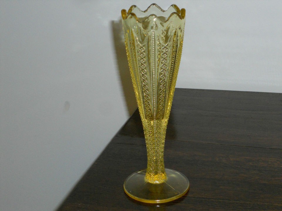 RARE TIARA INDIANA GLASS YELLOW 8 1/4 RIBBON VASE