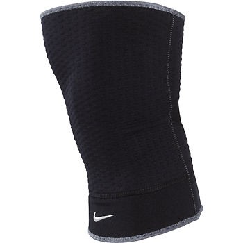 Nike Closed Patella Knee Sleeve 337008 020   Mesh vents at back of 