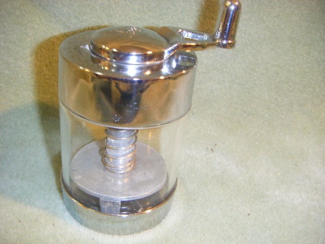   ACRYLIC & METAL CHROME STAINLESS SEE THROUGH NUTMEG MILL/ GRINDER