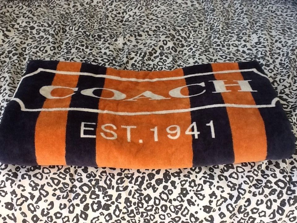 COACH BEACH SOFT PLUSH POOL BATH TOWEL F82411 NWT orange and navy blue