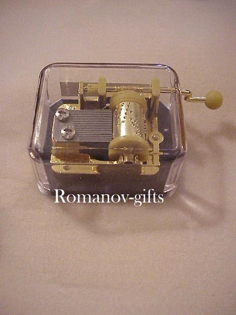 RMS Titanic PlaysMy Heart Will go On hand Music box