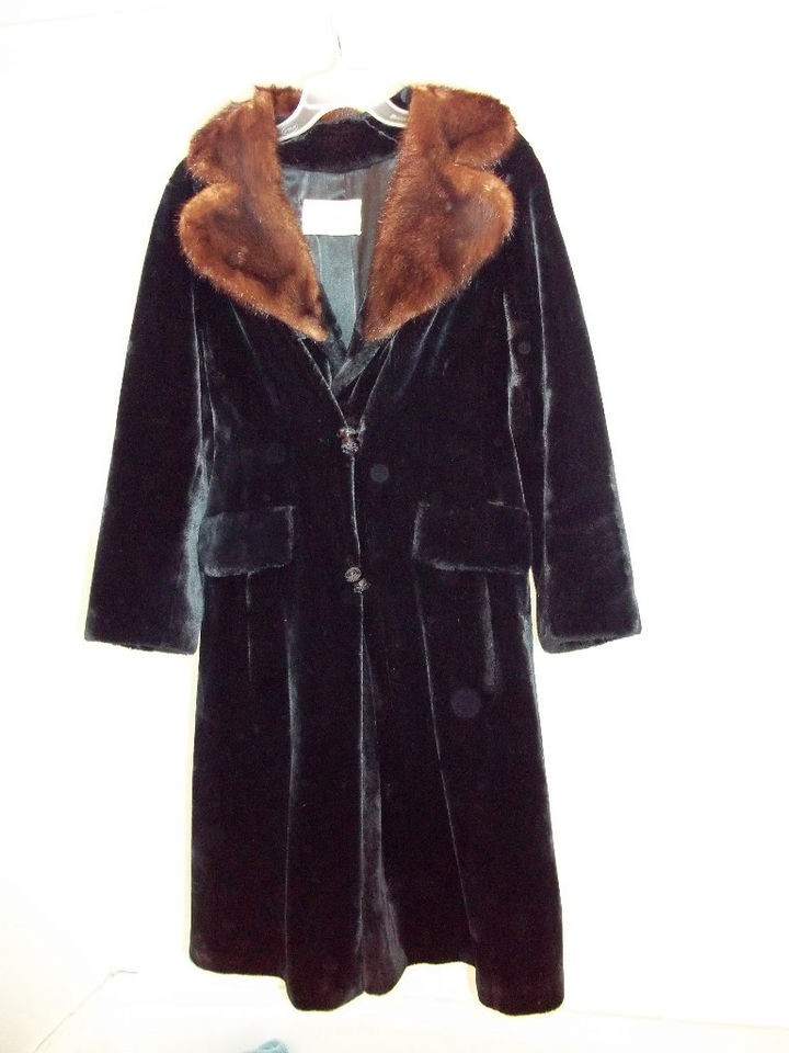 WOMENS ANTIQUE FUR COAT