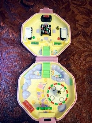 1990 Polly Pocket SUKIS Japanese TEA HOUSE