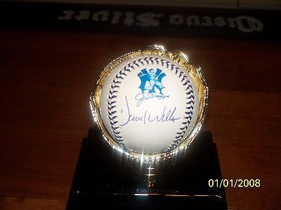   Autographed official American League Yankees Joe DiMaggio Baseball