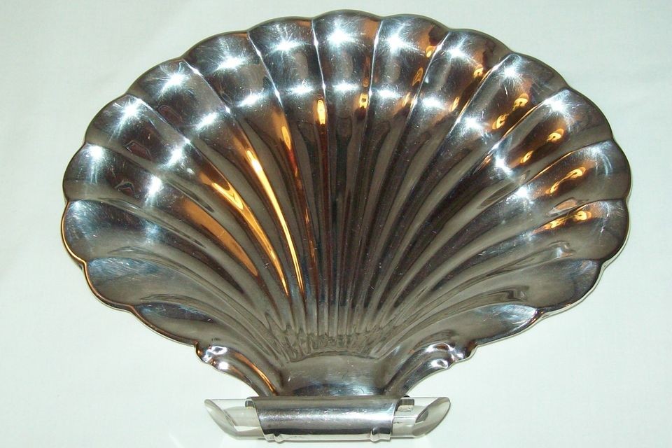 APOLLO EPC BERNARD RICES SONS #7130 SILVERPLATE SHELL TRAY/BOWL