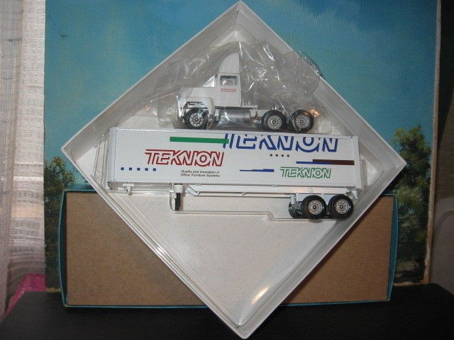 WINROSS 1/64 TEKNION OFFICE FURNITURE TRACTOR AND TRAILER *