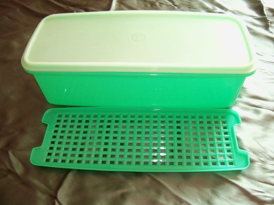 vintage tupperware bread keeper